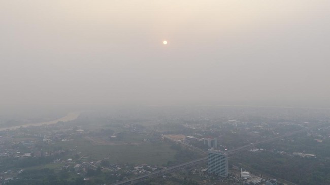 Kabut Asap Selimuti Palembang Dampak Karhutla