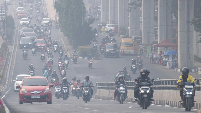 Kabut Asap Selimuti Palembang Dampak Karhutla
