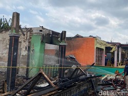 Korsleting Listrik Hanguskan Dua Rumah di Kampung Rahayu Tasikmalaya