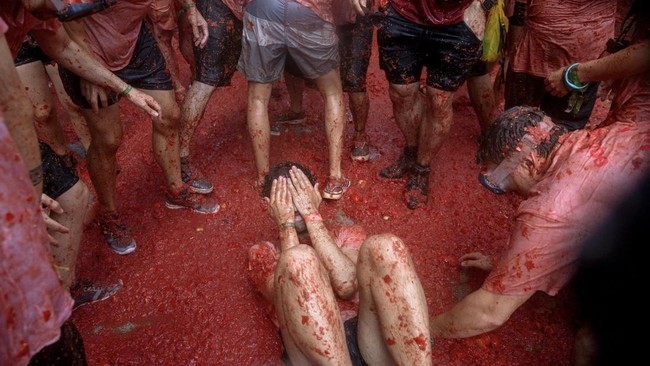 La Tomatina, Tradisi Perang Tomat di Spanyol