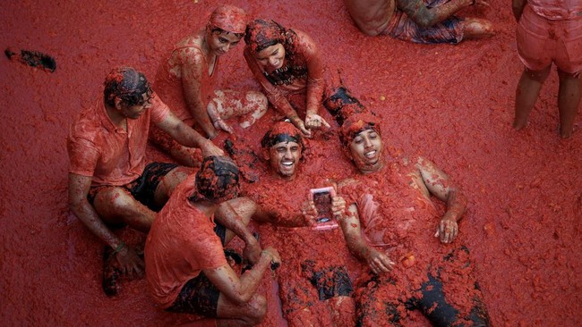 La Tomatina, Tradisi Perang Tomat di Spanyol