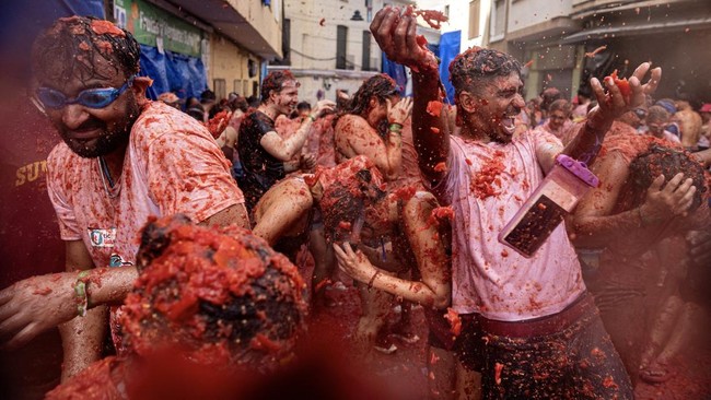 La Tomatina, Tradisi Perang Tomat di Spanyol