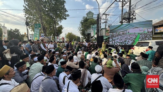 Prabowo Disambut Ribuan Santri di Muktamar NU