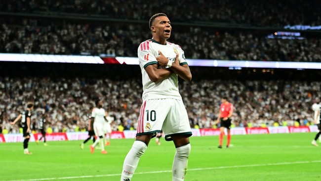 Soccer Football - LaLiga - Real Madrid v Real Sociedad - Estadio Santiago Bernabeu, Madrid, Spain - August 26, 2026 Real Madrid's Kylian Mbappe celebrates scoring their second goal REUTERS/Juan Barbosa