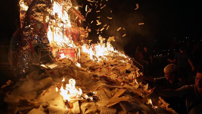 Mengenal Tradisi Hungry Ghost Festival, Puncaknya Hari Ini!
