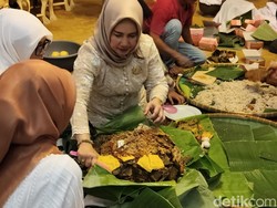 Nasi Jimat dan Air Serbat, Sajian Khas Maulid Keraton Kasepuhan Cirebon