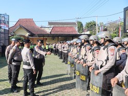 Polres Blitar Kota Cek Kesiapan Personel-Peralatan Jaga Kamtibmas