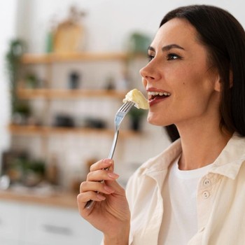 Bosan Konsumsi Dada Ayam? Coba 6 Makanan Kaya Protein Ini saat Diet