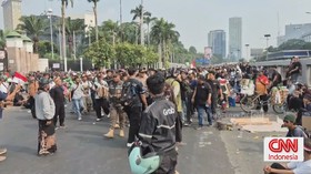 aksi DPR hari ini, kericuhan depan DPR, demo DPR RI, pelajar diamankan, Stasiun Bogor, aksi massa Jakarta, berita Jakarta terbaru, demonstrasi DPR