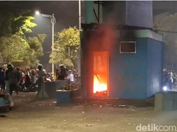 Situasi Sekitar Slipi Jakarta Malam Ini, Ada Pos Polisi Dibakar