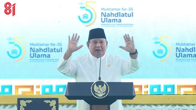 Presiden Prabowo Subianto menghadiri Muktamar ke-35 Nahdlatul Ulama (NU) di Lapangan Untung Suropati, Tambak Rejo, Jombang, Kamis (27/8).