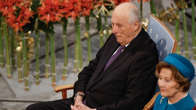 (FILES) (L-R) King Harald V of Norway and Queen Sonja of Norway have taken seat at Oslo City Hall to attend the awarding of the 2024 Nobel Peace Prize on December 10, 2024. The health of Norway's 89-year-old King Harald, hospitalised with a blood dis