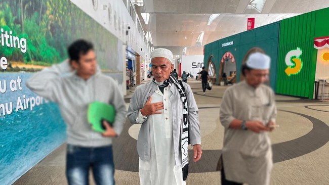 Tim  Kejaksaan Tinggi Aceh menangkap terpidana kasus korupsi kegiatan pengembangan tanaman tembakau rakyat di Kabupaten Bener Meriah bernama Usman Bin Naen (65). Usman ditangkap saat hendak berangkat menjalankan ibadah umrah melalui Bandara Internasi