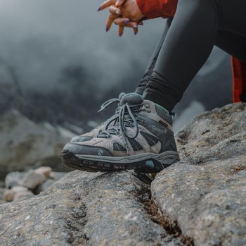 BeauPicks: Rekomendasi Sepatu Hiking yang Nyaman untuk Naik Gunung