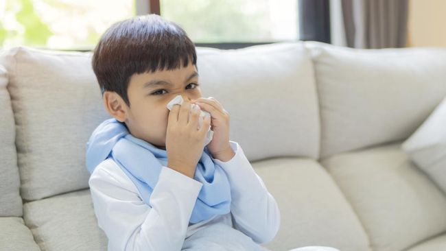 Anak Bersin Terus Menerus Setiap Pagi, Kenali Penyebab dan Cara Mengatasinya