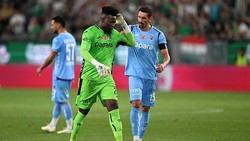 Onana Kebobolan 4 Gol, Mo Salah Cs Gagal Main di Liga Europa