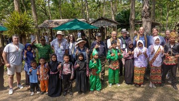 Titiek Soeharto Sambut 21 Peraih Nobel Laureates di Tambling