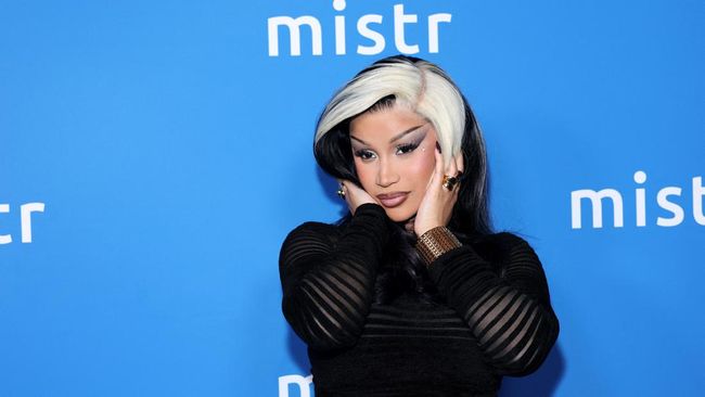 WEST HOLLYWOOD, CALIFORNIA - OCTOBER 09: Cardi B attends MISTR's National PrEP Day at The Abbey on October 09, 2025 in West Hollywood, California.   Amy Sussman/Getty Images for MISTR, Free Online PrEP/AFP (Photo by Amy Sussman / GETTY IMAGES NORTH A