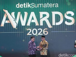Gubernur Lampung Raih Penghargaan detikSumatera Awards Program Pendidikan