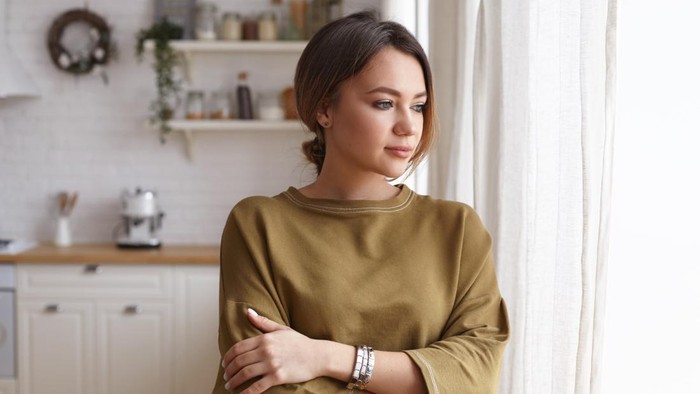 5 Cara Mengenali Perempuan yang Sudah Melewati Banyak Kesulitan dari Sikapnya
