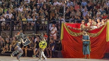 Members of the Spectacula Gladiatoria fighting club perform in the Roman amphitheater in Pula, Croatia, August 27, 2026. REUTERS/Antonio Bronic