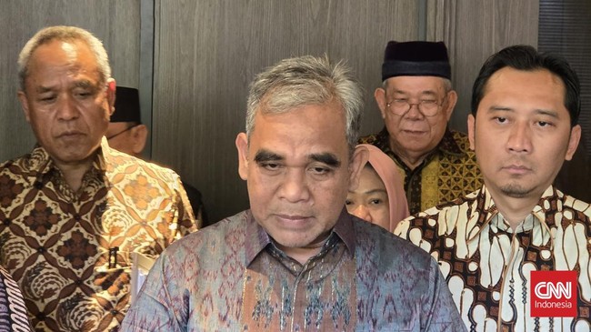 Ketua MPR RI Ahmad Muzani dalam jumpa pers di kompleks Widya Chandra, Jakarta, Jumat (28/8).
