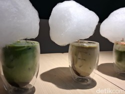 Sweet Tooth Merapat! Kafe Ini Punya Matcha Unik Topping Gulali