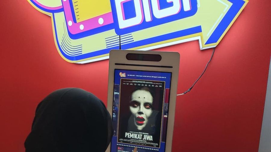 Melihat langsung bioskop viral di tengah pasar, Jaksinema Pasar Rumput, Jakarta Selatan, Jumat (28/8/2026). (CNBC Indonesia/Martyasari RIzky)