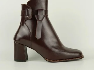Boots Kulit Retro Ini Handmade Lokal, Kualitasnya Setara Brand Impor?