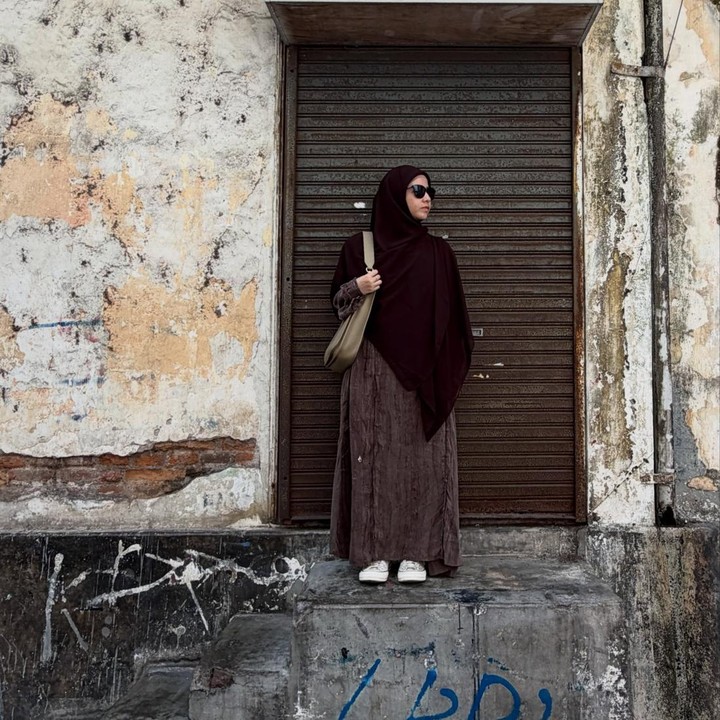 <p>Memori liburan kali ini tampaknya tak bisa dilupakan oleh Natasha Rizki. Ia mengungkap rasa bahagianya bisa <em>quality time</em> dengan keluarga di tengah kesibukan. "Sesuatu di Jogja....lagi, dan masih selalu menyenangkan," tulisnya dalam unggahan. (Foto: Instagram @natasharizkynew)</p>