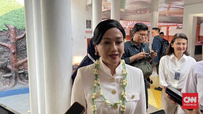 Otoritas Jasa Keuangan (OJK) buka suara soal Menteri Keuangan Purbaya Yudhi Sadewa yang bakal membatasi bunga simpanan lembaga keuangan khusus di bawah Kementerian Keuangan atau special mission vehicle (SMV) maksimal sebesar 80 persen.Ketua Dewan Kom
