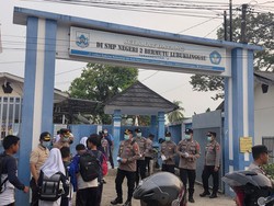 Polisi Bagikan 2.276 Masker untuk Masyarakat-Pelajar di Lubuklinggau