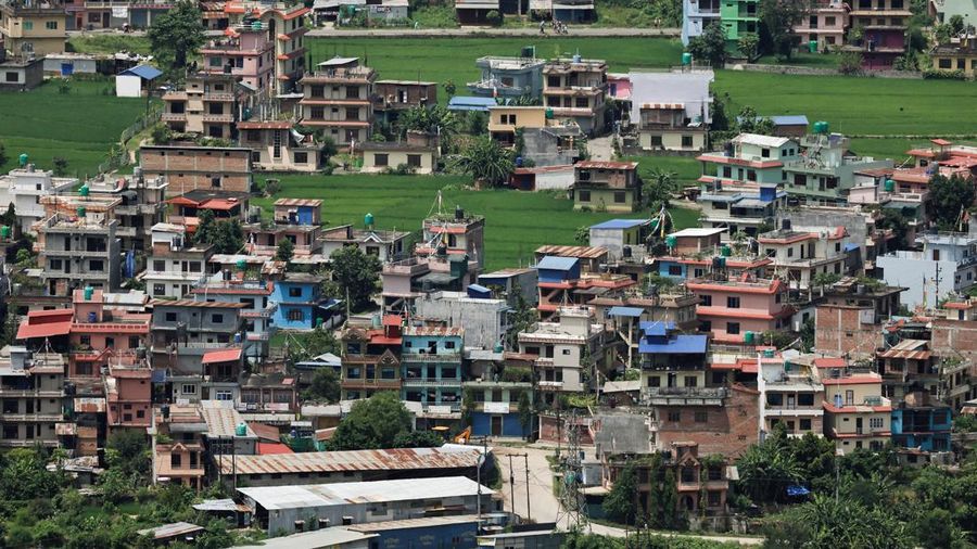 Sebuah area permukiman nan ditinggalkan penghuninya—yang mengungsi ke tempat lebih tinggi menyusul peringatan bahwa tanggul waduk telah jebol—dua hari setelah banjir bandang dan tanah longsor, di Trishuli, distrik Nuwakot, Nepal, 28 Agustus 2026.