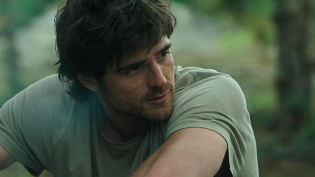 The Dog Stars merupakan film thriller fiksi ilmiah terbaru garapan Ridley Scott yang diadaptasi dari novel berjudul sama karya Peter Heller yang terbit pada 2012.