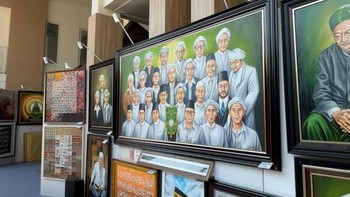Melihat Ratusan Lukisan Muasis Dipamerkan di Muktamar NU ke-35