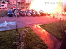 Video: CCTV Rekam Momen Wanita Nyaris Terkena Ledakan Drone Rusia di Kyiv