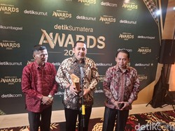 Stunting Merangin Turun Jadi 9,6%, Bupati M Syukur Raih detikSumatera Awards