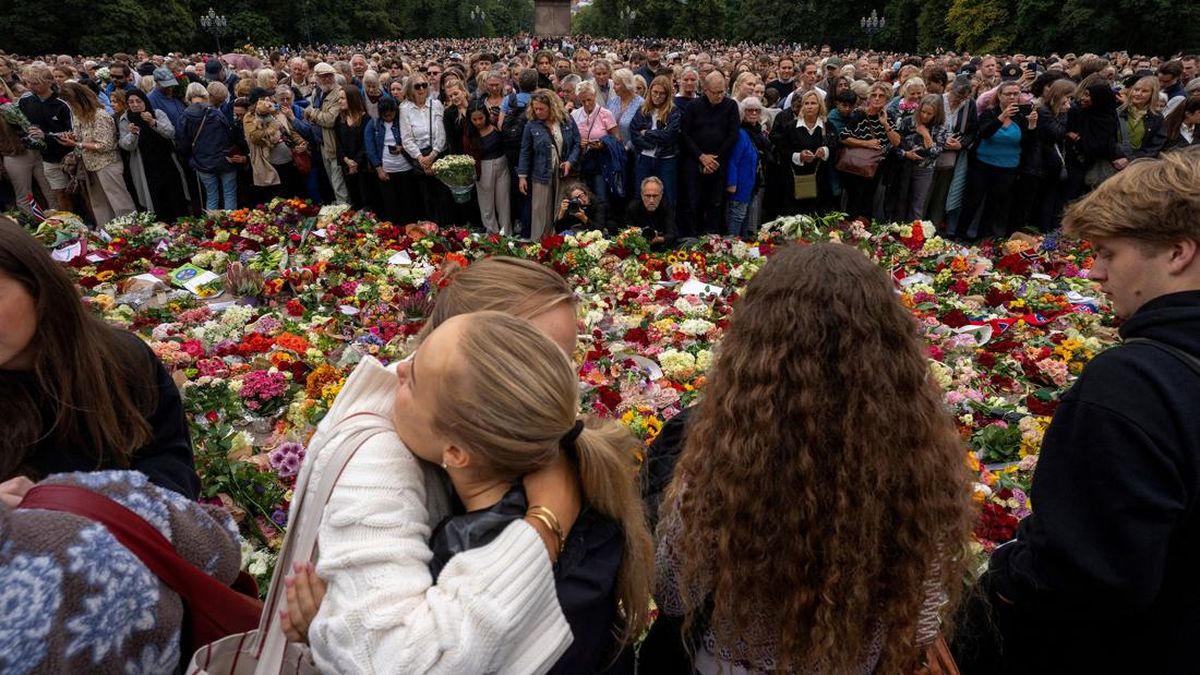 FOTO: Duka Warga Norwegia usai Raja Harald V Meninggal Dunia