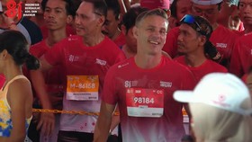 John Herdman ikut Merdeka Run 2026. (
