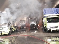 Kebakaran Pabrik Busa di Cileungsi Bogor, Mobil-mobil Hangus Terbakar