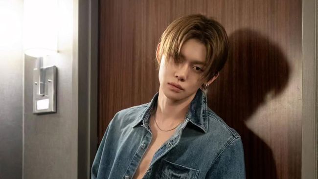 Intip 5 Potret Yeonjun TXT Pakai Outfit Serba Calvin Klein, Curi Perhatian!