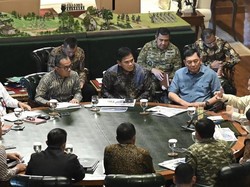 Prabowo Rapat Bareng Panglima-Kastaf Bahas Karhutla-Syarat Warga Dayak Masuk TNI