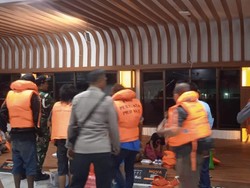 KMP Perkasa Prima 5 Mati Mesin di Selat Bali, Evakuasi Diwarnai Tali Putus