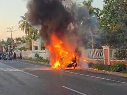 Pete-pete Terbakar di Jalan Ratulangi Maros, Sopir Alami Luka Bakar