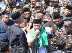 Pendemo Minta Kiai Sepuh Evaluasi Pemimpin Sidang Pleno Muktamar NU