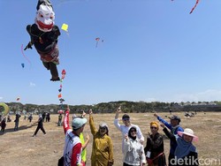 Peserta Mancanegara Meriahkan Festival Layang-layang di Surabaya