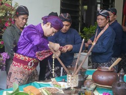 Jelang Hari Jadi Trenggalek, Bupati Arifin Gelar Jamasan Pusaka