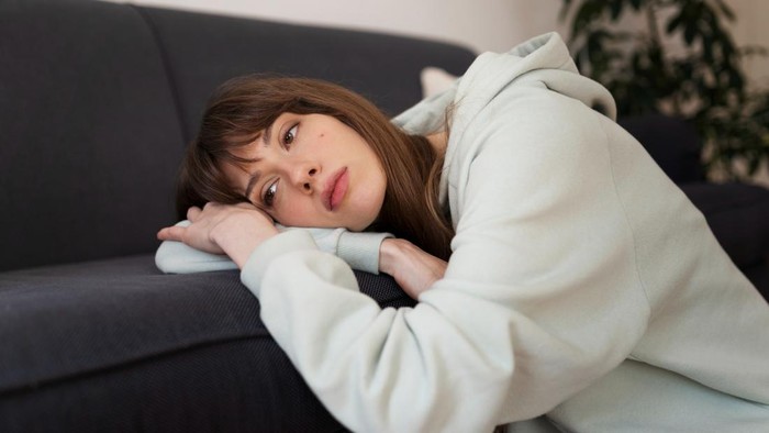 5 Tanda Social Battery Habis yang Sering Dilakukan Tanpa Disadari