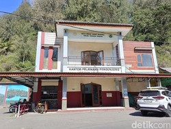 Kebakaran TNBTS Belum Padam, Pendakian Gunung Semeru Masih Ditutup