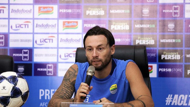 Kapten Persib Bandung Marc Klok targetkan kemenangan jelang menghadapi Manila Digger pada playoff AFC Champions League (ACL) Two 2026/2027. (Dok. Persib)